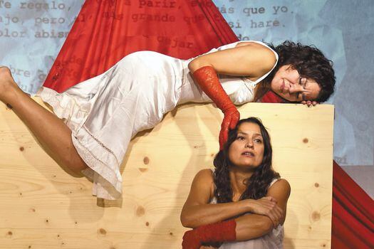 Las actrices Maribell Arango y Carolina Torres Topaga en “Sanguínea” / Marc Bayès