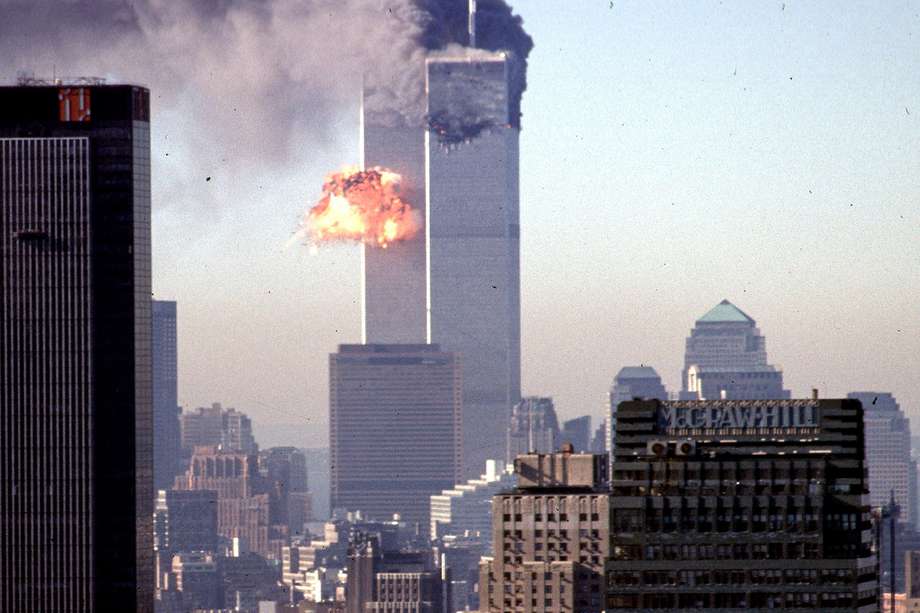 El agente del FBI Daniel Coleman sabía, desde años atrás, de los planes de Osama bin Laden pero, a pesar de sus rigurosas investigaciones, Estados Unidos no tomó en serio la amenaza terrorista que se concretó el 11 de septiembre de 2001 con ataques como el que destruyó las Torres Gemelas de Nueva York.