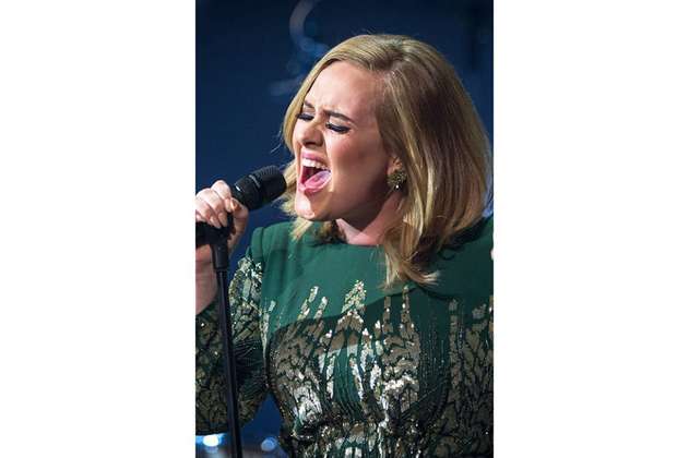 Adele siente que está recobrando su voz