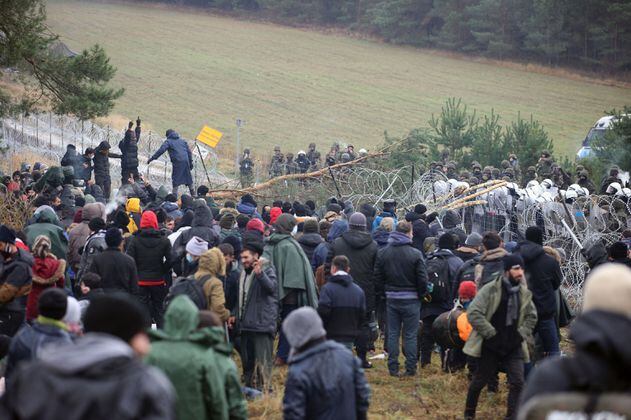 Crisis migratoria en Europa: ¿qué pasa en la frontera entre Polonia y Bielorrusia