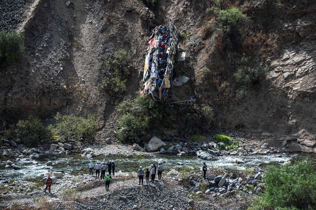 Accidente de tránsito en Perú deja 32 personas muertas