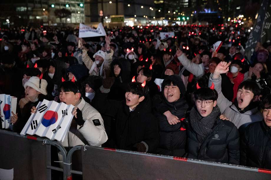Fanáticos de la selección surcoreana de fútbol en las calles de Seúl. 