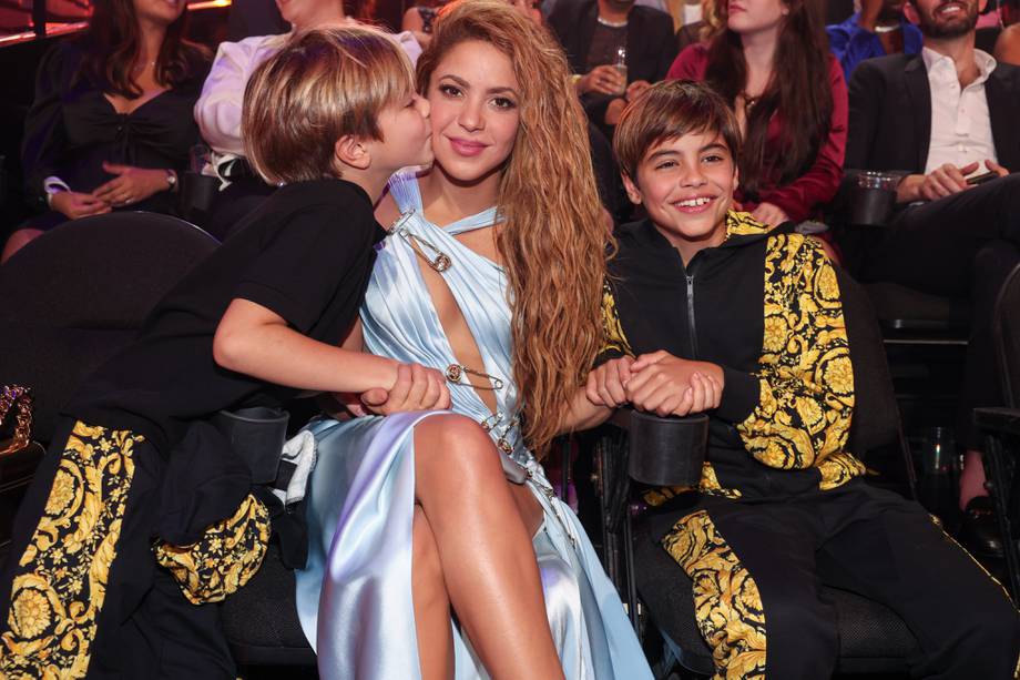 Los hijos de Shakira la habrían sorprendido con una clara petición sobre su último álbum. Quieren darse lujoso gusto.