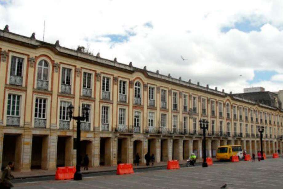 La ceremonia se llevará a cabo en la plaza de Bolívar, corazón de Bogotá, a partir de las 10:30 a.m.