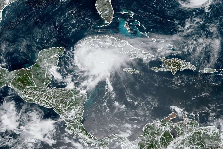 La tormenta tropical que azotó a Haití ayer ya se convirtió en huracán.
