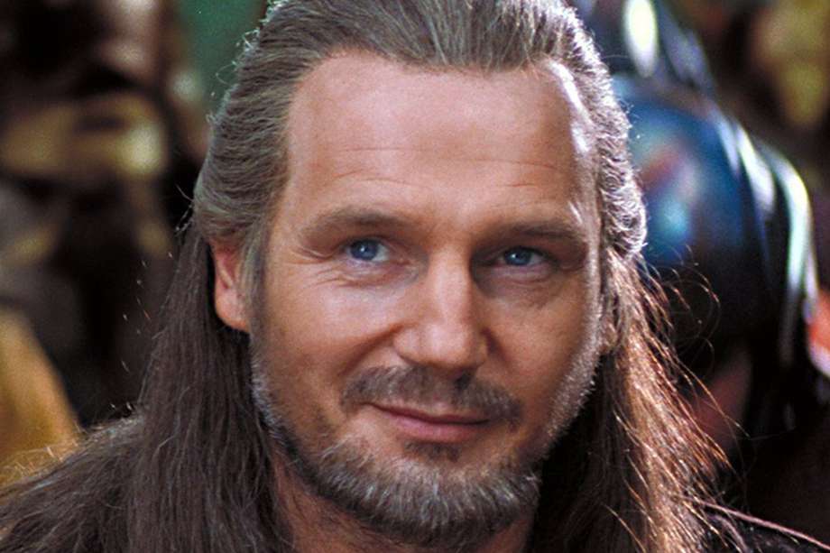 Liam Neeson en su interpretación del maestro Qui-Gon Jinn en "La Amenaza Fantasma" de "Star Wars".