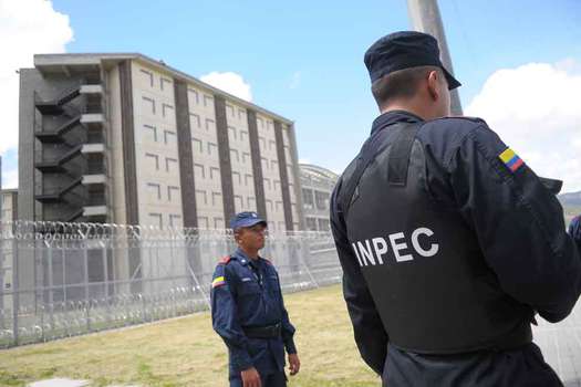 El cuerpo de custodia y vigilancia del Inpec está compuesto por 12.000 personas. 
