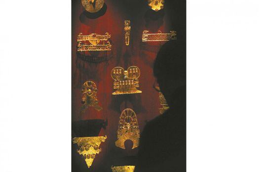 El impacto de la colección de precolombinos del Museo del Oro recorre el mundo. Esta es una de las 300 piezas expuestas desde esta semana en el Museo Británico y que forman parte de la exposición “Más allá de El Dorado”. La prensa inglesa informó que “demuestra la grandeza cultural y de tradiciones de las tribus indígenas que habitaron la Colombia antigua”. / AFP