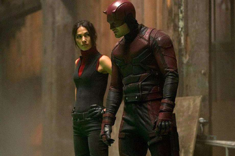 Élodie Yung y Charlie Cox en una escena de "Daredevil".
