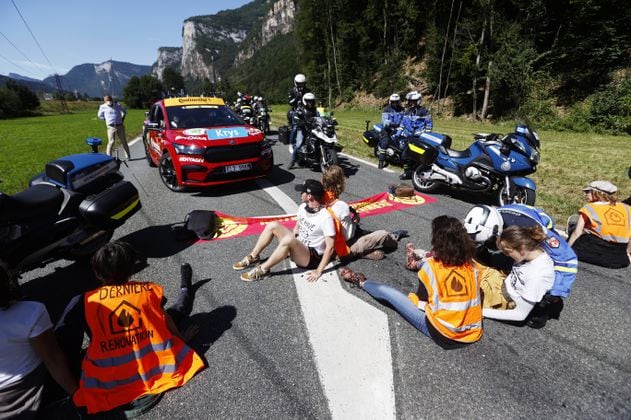La manifestación por el medio ambiente que paró la décima etapa del Tour de Francia