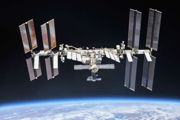 La Estación Espacial Internacional sufrió una fuga, pero su equipo está a salvo