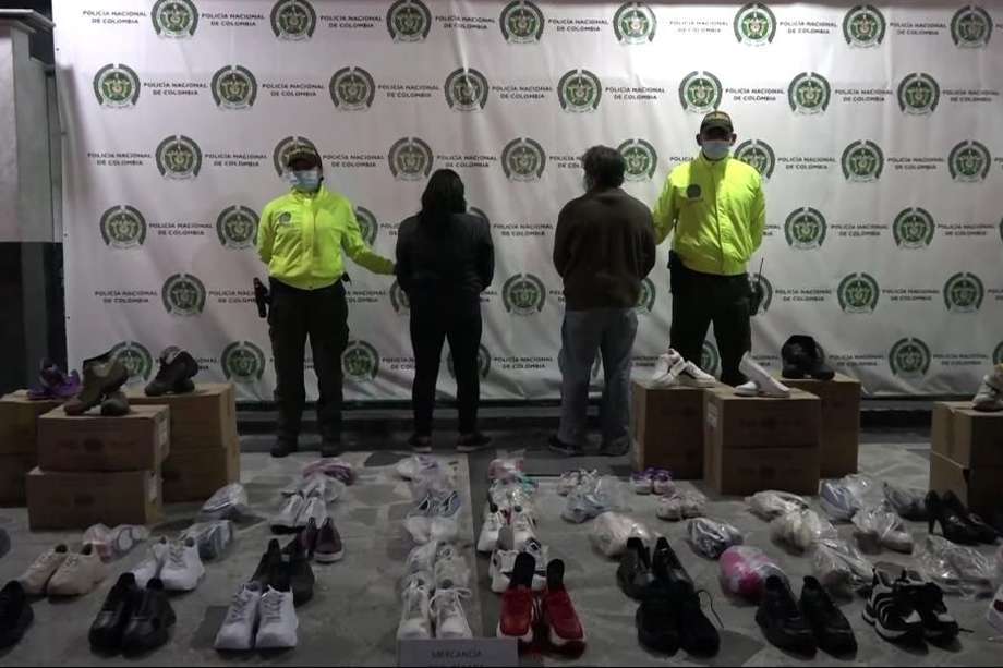 Hasta ahora, la Policía logró detener a dos presuntos integrantes de la banda y recuperar 30 pares de zapatos.