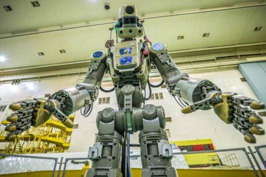 El robot, con cuerpo antropomórfico plateado, mide 1,80 metros y pesa 160 kilos. Fedor es un nombre ruso y también una sigla en inglés que significa "Final Experimental Demonstration Object Research".

 / AFP