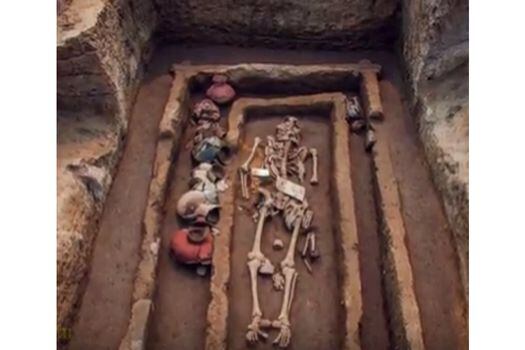 Investigadores creen que los restos hallados pertenecen a miembros de una civilización neolítica que se desarrolló en la cuenca del río Amarillo. Captura de pantalla Youtube.