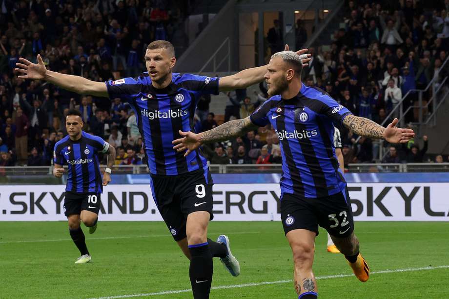  El defensa del Inter de Milán Federico Di Marco celebra tras marcar el gol del 1-0 durante el partido de vuelta de semifinales de la Coppa Italia. 