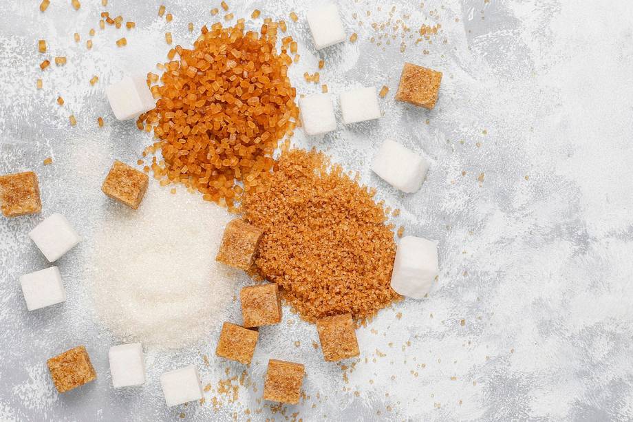 La panela y el azúcar son dos endulzantes populares que se utilizan en la cocina y en la industria alimentaria.