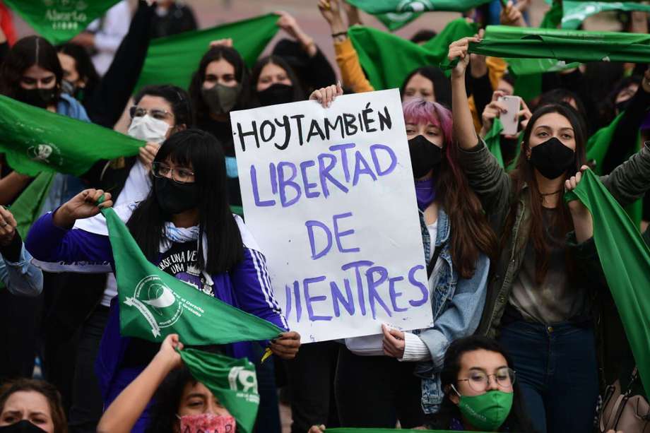 Este año, colectivas feministas y organizaciones sociales radicaron una demanda para que se elimine el aborto del Código Penal. / Gustavo Torrijos - El Espectador