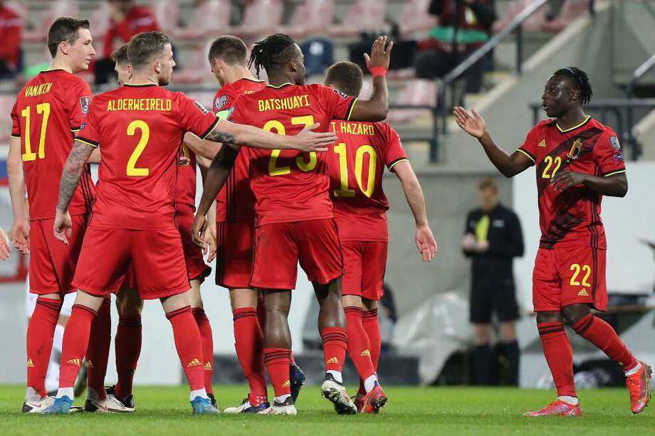 Los jugadores de la selección de Bélgica celebran su contundente triunfo sobre Bielorrusia.