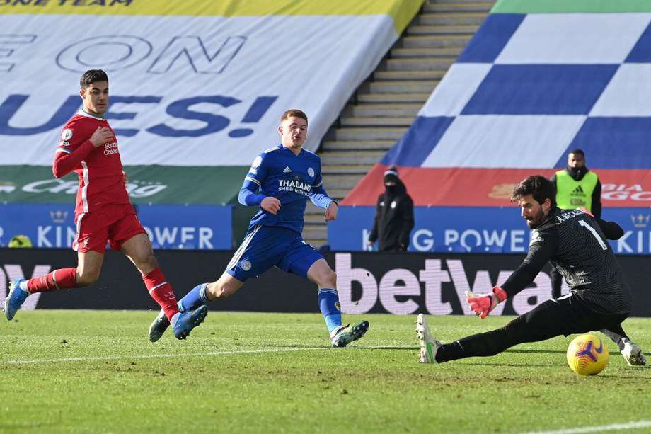En los últimos 10 minutos del partido el Leicester le dio vuelta al resultado y venció 3-1 al Liverpool, por la Premier League.