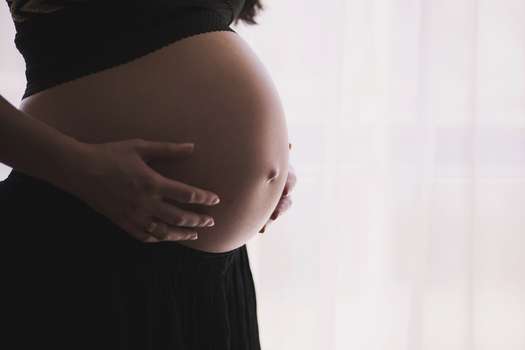 El ICBF reconoce la maternidad subrogada como un mecanismo de reproducción asistida. 