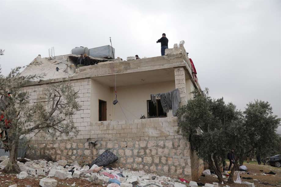 Así quedó una casa en la aldea de Atma, al norte de Idlib, después de una operación antiterrorista levada a cabo por las fuerzas especiales de EE. UU. 