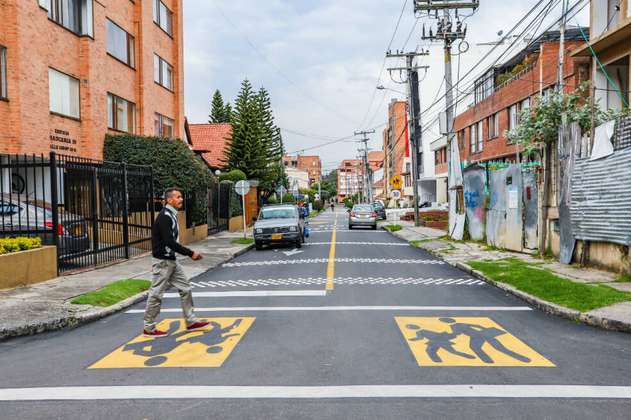 Más de 1.000 vías residenciales de Bogotá tendrán nueva señalización