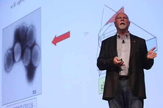 Craig Venter anunció la creación de Human Longevity Inc. para estudiar 40.000 genomas. 