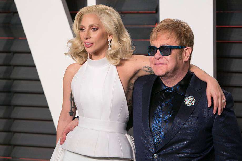 Lady Gaga y Elton John en febrero pasado. / AFP