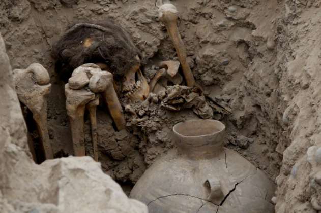Descubren una momia de mil años de antigüedad con su cabello intacto