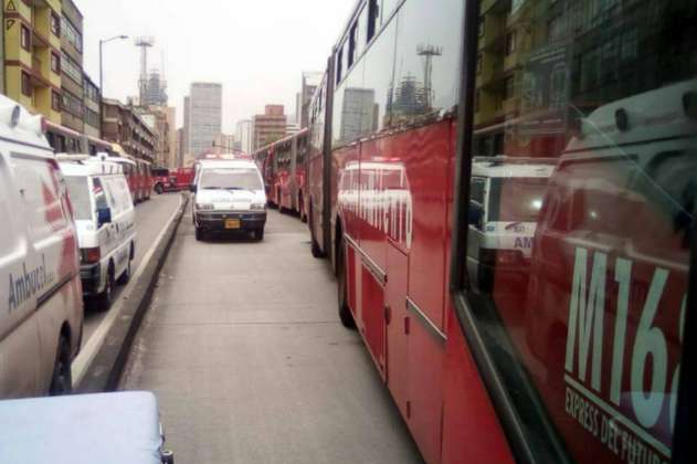 Choque entre bus de TM y carro particular deja tres heridos en el sur de Bogotá