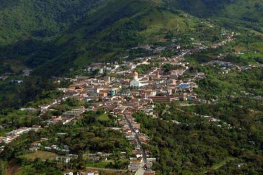 Imagen de referencia. Casco urbano de Ituango, Antioquia, donde dos líderes sociales fueron asesinados el pasado 7 de agosto.