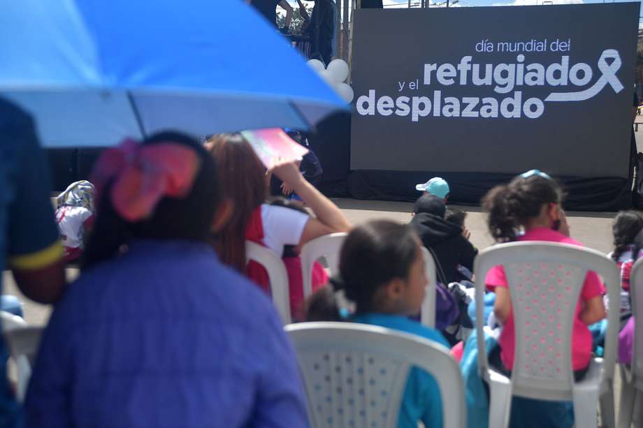 Con una feria gastronómica y un torneo de microfútbol se celebró este día en el barrio Bellavista de Kennedy, evento organizado por la agencia de la ONU para los refugiados (ACNUR).