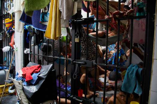 La Defensoría evidenció un hacinamiento que supera el 1.300%, en estaciones de Policía de Bucaramanga. 