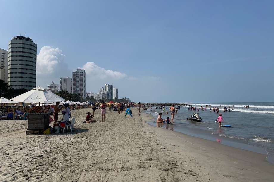 Playa de Bocagrande, Cartagena, ciudad que también se encuentra bajo la alerta roja por la temporada seca. Foto: Luisa Fernanda Orozco. 