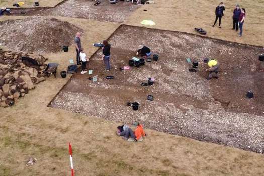 Los arqueólogos trabajaron con 150 voluntarios, de los cuales el 90 % nunca había estado en una excavación.