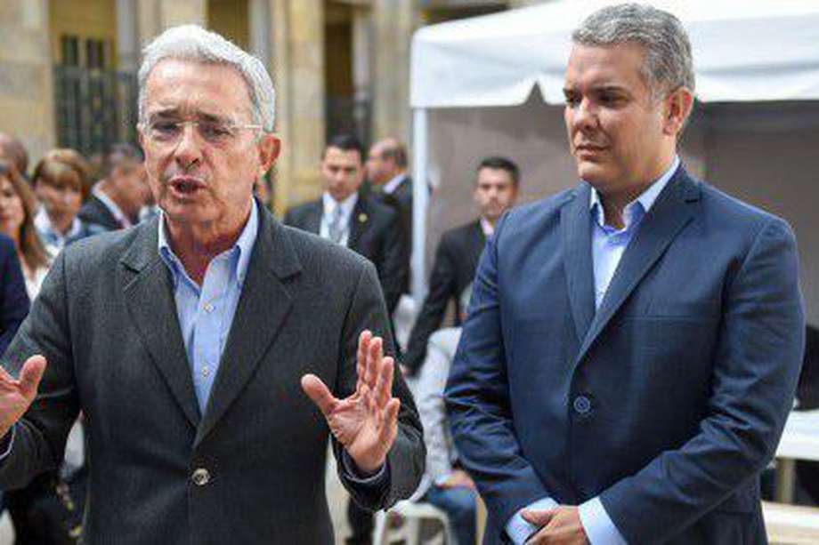 Uribe alegó que "no se ha avanzado en el tema de reducir el Congreso, de hacer una eliminación de entidades innecesarias del Estado". 