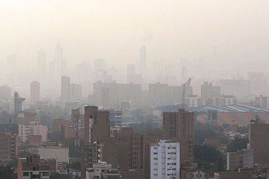 El estudio, realizado en colaboración con la OMS, constató que la mala calidad del aire constituye "una amenaza importante, y en muchas áreas (del planeta) cada vez mayor, para la salud pública".