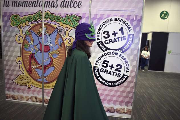 "Súper María", la superheroína que promueve el uso recreativo del cannabis en México