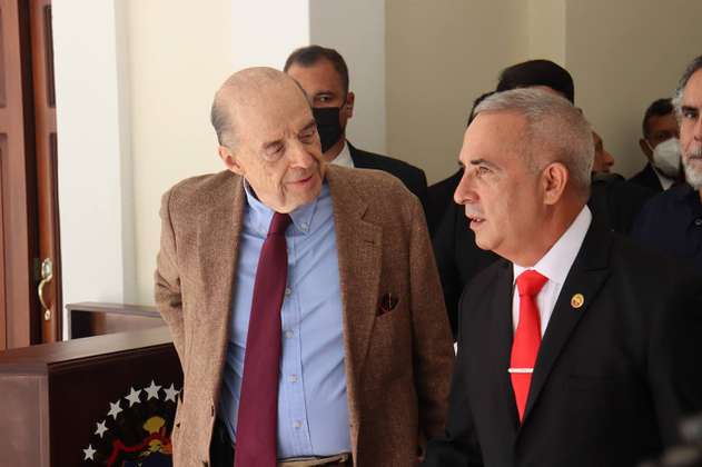 Álvaro Leyva está en Venezuela, en una reunión con el gobernador de Táchira