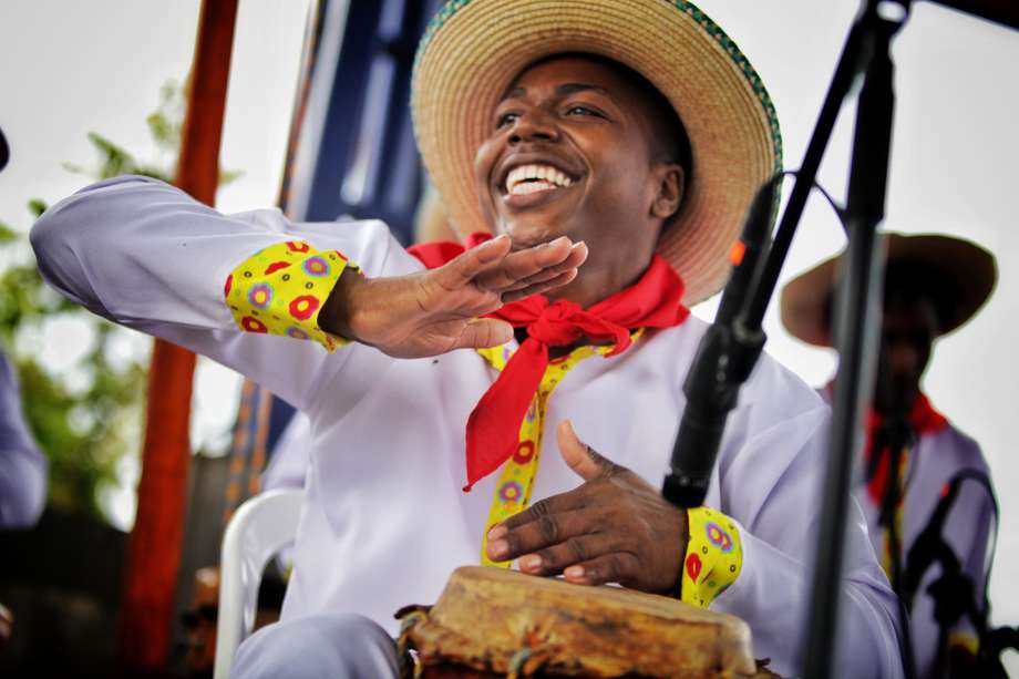 El Festival de Música del Pacífico Petronio Álvarez se viene realizando desde hace 26 años y nace como una forma de celebrar y visibilizar la música de esta región.