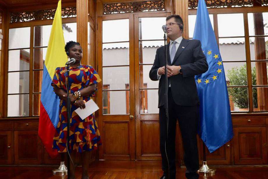 Janez Lenarčič, comisario de la Unión Europea para Gestión de Crisis y Ayuda Humanitaria, en declaración conjunta con Francia Márquez, vicepresidenta de Colombia.
