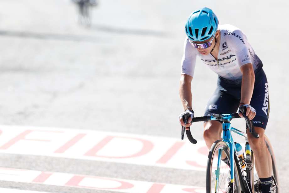 El colombiano Miguel Angel López (Astana) a su llegada a la meta de la decimoquinta etapa de la Vuelta a España.