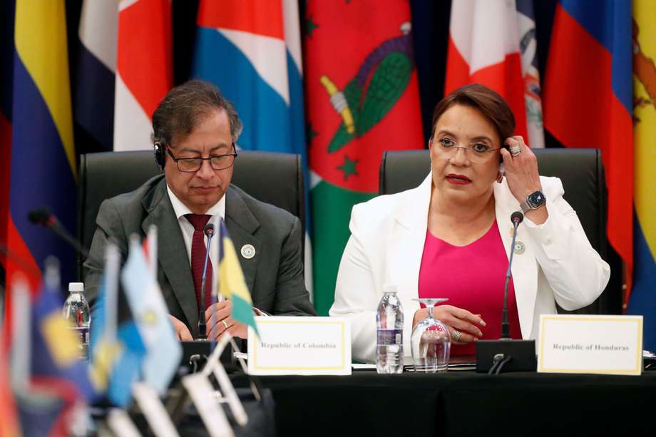 El presidente de Colombia, Gustavo Petro, y la presidenta de Honduras, Xiomara Castro, participaron en el inicio de la VIII Cumbre de la Comunidad de Estados Latinoamericanos y Caribeños (Celac). 