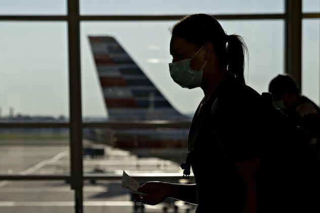 American y United Airlines recortarán 32.000 empleos en espera de ayudas