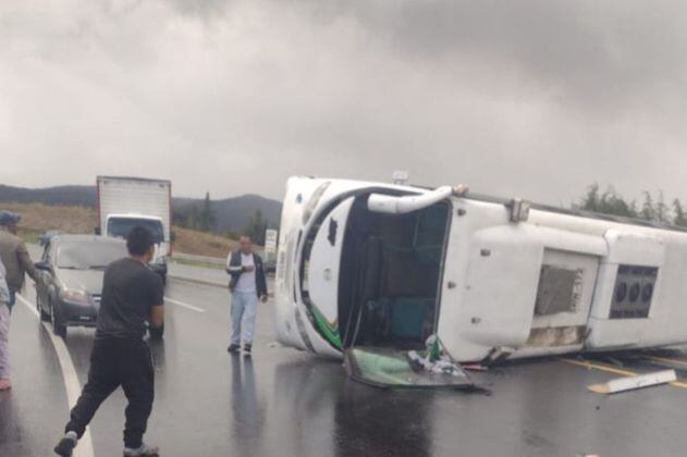 Once niños heridos dejó accidente de bus escolar en la vía Pasto - Ipiales