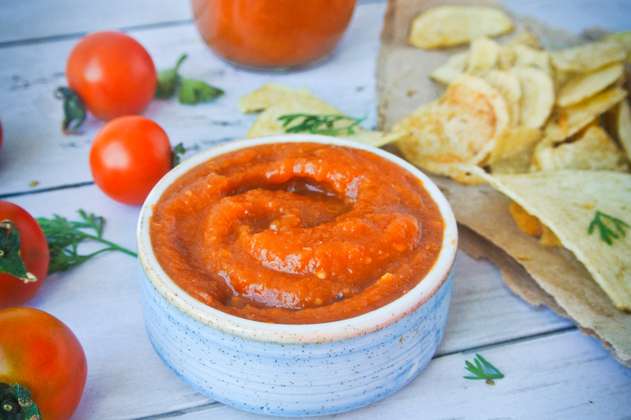 Así se prepara una deliciosa y nutritiva salsa de tomate natural 