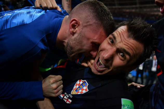 En primer plano: las imágenes del fotógrafo arrollado durante el festejo de Croacia