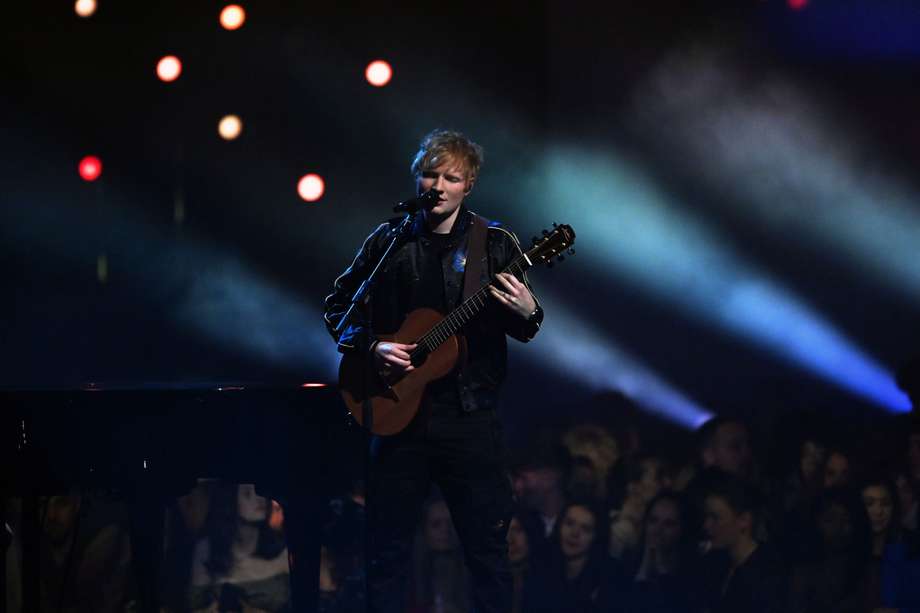 Ed Sheeran y Taylor Swifthan colaborado en distintas ocasiones, entre ellas en 2012, cuando la cantante estadounidense lanzó su cuarto disco “Red”. EFE/EPA/NEIL HALL

