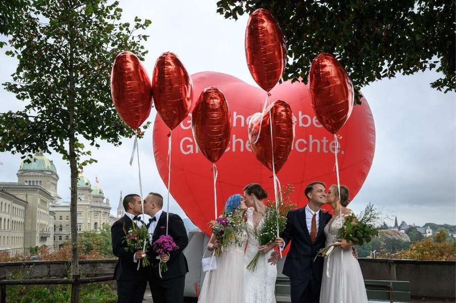 Las parejas del mismo sexo ya pueden sellar un pacto civil en Suiza.