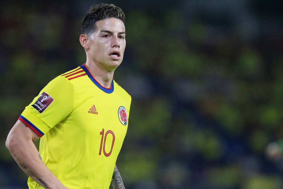 James Rodríguez de Colombia reacciona durante un partido de las eliminatorias sudamericanas para el Mundial de Catar 2022 entre Colombia y Bolivia.
